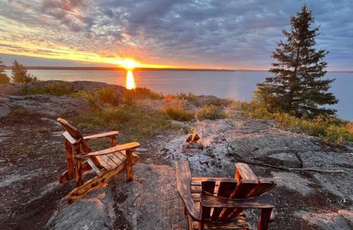 Temiskaming Shores House | Haileybury Lakehouse