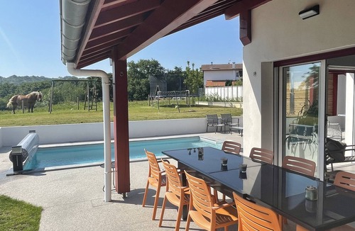 Saint-Pierre-d'Irube House | Haitzaldea