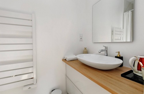 Saint-Molf Bed & Breakfast | Hakuna Matata – Guest Room with Private Terrace
