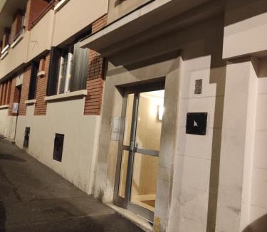 Vanves Hostel | Hakuna Matata Guest House
