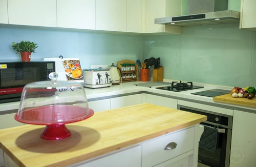 Kampung Pandan Dalam Apartment | Halal Luxe: 2BR Iconic KL Views w Full Kitchen