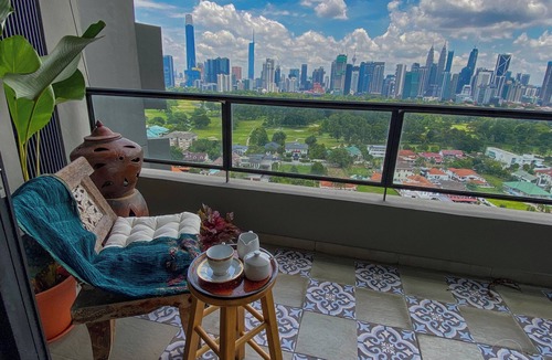Kampung Pandan Dalam Apartment | Halal Luxe: 2BR Iconic KL Views w Full Kitchen