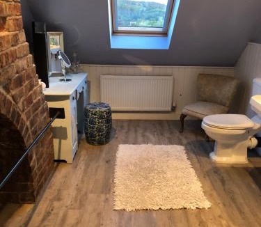 Little Haywood Bed & Breakfast | Halday