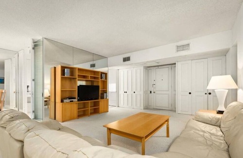 Kahala Condo | Hale Beach~Beachfront