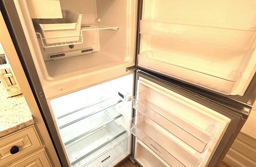 Exeter Apartment | Hale Loft w/kitchen, bath, laundry next to PEA