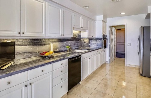 Kuliouou - Kalani Iki Condo | Hale Moana~Beachfront