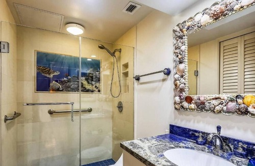 Kuliouou - Kalani Iki Condo | Hale Moana~Beachfront