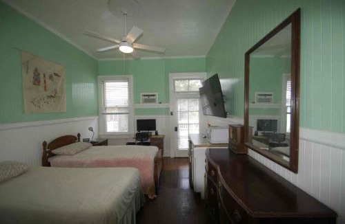 Naalehu Bed & Breakfast | Hale Naalehu LLC