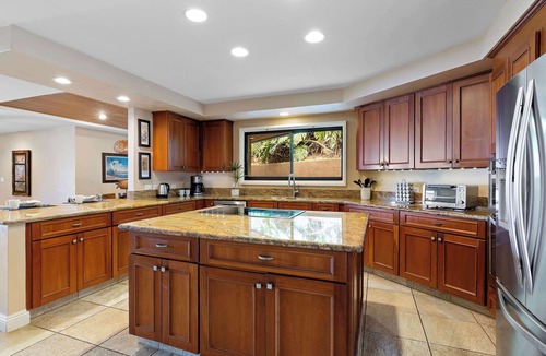 Kahaluu Bay House | Hale Nene Pool, Spa Tub & Ocean Views!