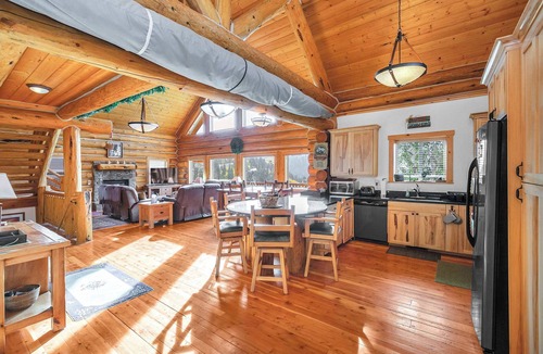 Powder Mountain Cabin | 'Hale’ Pow Mow' A slopeside retreat with views, comfort, and the spirit of Aloh