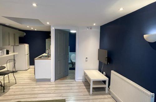 Seven Kings Apartment | Haleema Lodge