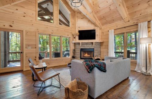 Cherry Log House | Haley Glen