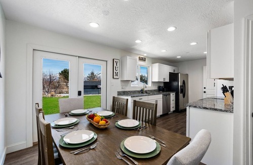 Riverton House | Half Acre Home + Mountain Viewsn + Pac-Man