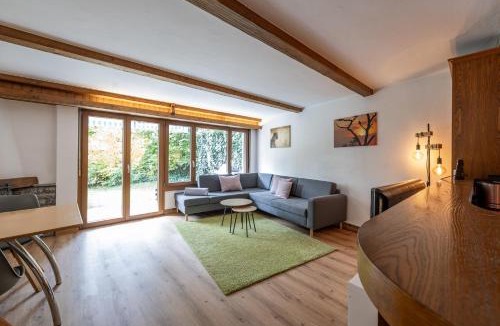 Laax Apartment | Half chalet with garden & balcony - 2' to Ski bus