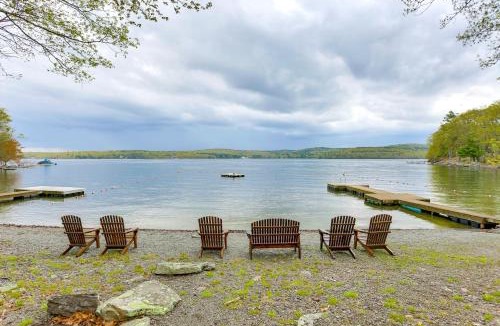 Lakeville House | half Mi to Boat Ramp Lake Wallenpaupack Retreat!