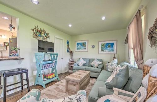 Long Mott House | Half-Mi to Seadrift Harbor Seadrift Home with Deck