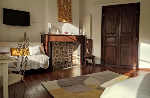 Oloron-Sainte-Marie Bed & Breakfast | Half-timbered Comfort Double Room - BARETOUS