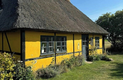 Nysted House | Half-timbered house from 1894 with wilderness bath