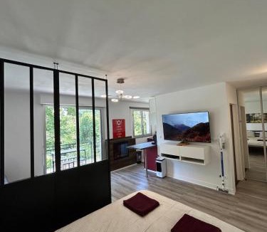 Claye-Souilly Apartment | Halfway between Disney and CDG