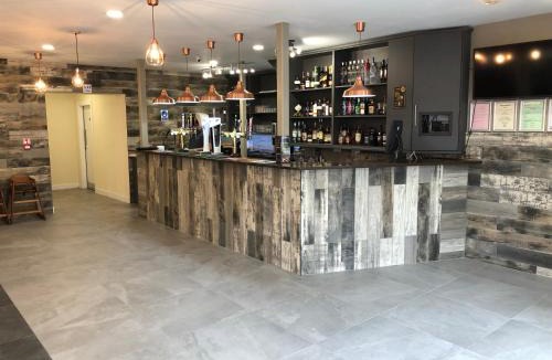 Coalville Hotel | Halfway Hotel