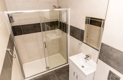 Coalville Hotel | Halfway Hotel