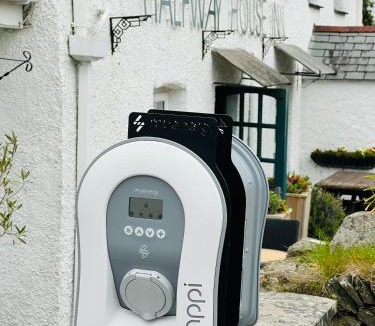 Winnard's Perch Hotel | Halfway House Inn