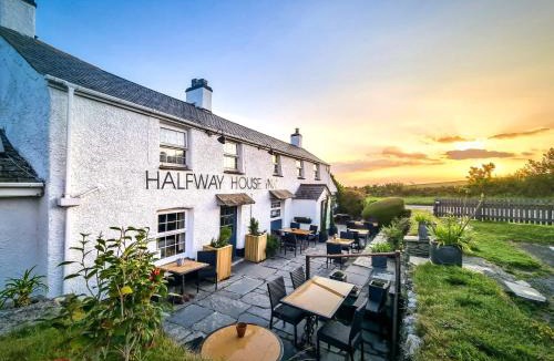 Winnard's Perch Hotel | Halfway House Inn