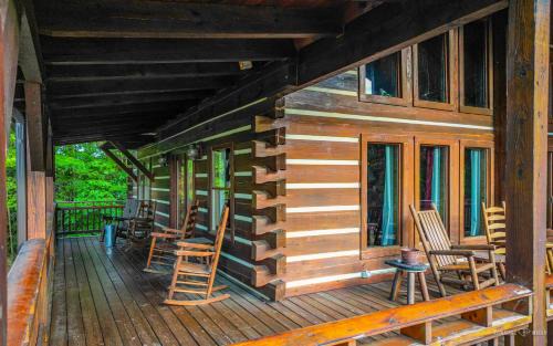 Sevierville Ski Chalet | Halfway to Heaven