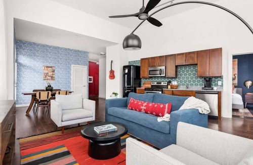 Hillsboro Village Apartment | Hall of fame|100+ 5-star reviews| Comfort King bed