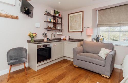 Nunnington Apartment | Hall View Guest Suite