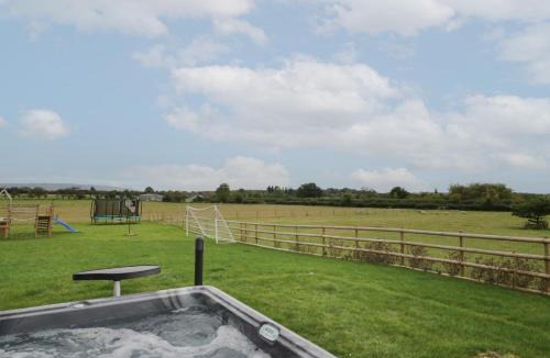Peopleton House | Hallgarth Farm Holiday Lodge
