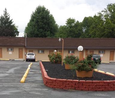 Cinnaminson Hotel | Hallmark Motel