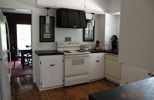 Saugatuck Cottage | Halloween Dates Still Open-Colors Still Beautiful!