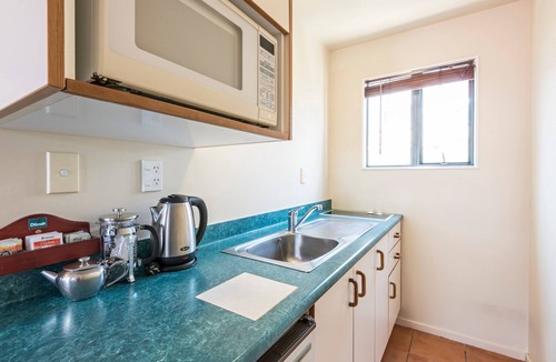 Te Aro Hotel | Halswell Lodge - Motel