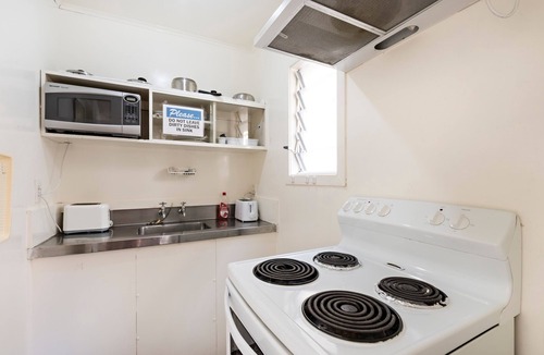 Te Aro Hotel | Halswell Lodge - Motel