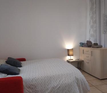 Le Pont-de-Beauvoisin House | Halte convivial,plein centre, wifi ,parking