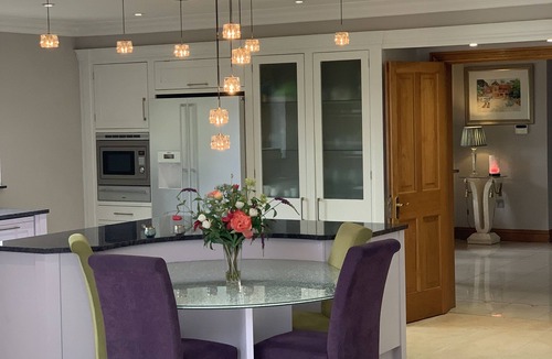 Netley Bed & Breakfast | Hamble Retreat House and Luxury Studios