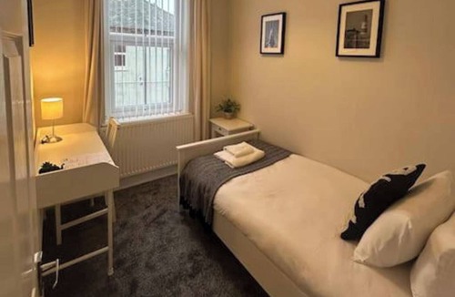 Blyth Apartment | Hambledon Apartment - Sleeps 3 - Pet friendly