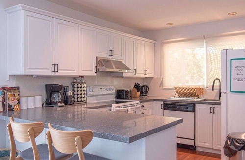 Frontenac Cottage | Hambly House - Three Bedroom Cottage, Sleeps 6
