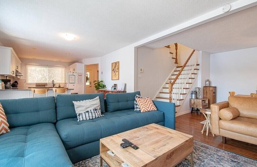 Frontenac Cottage | Hambly House - Three Bedroom Cottage, Sleeps 6
