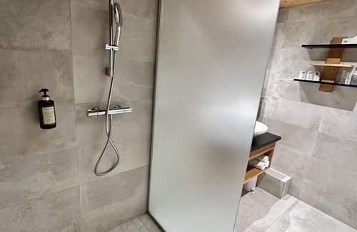 Les Prodains Hotel | Hameau des Prodains - Hôtel