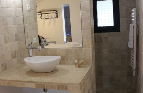 Murs Bed & Breakfast | Hameau Fleur de Pierres B&B