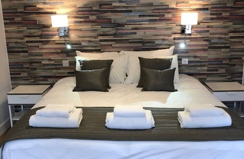 Woolbeding Hotel | Hamilton Arms