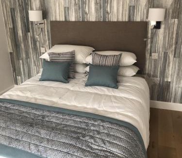 Woolbeding Hotel | Hamilton Arms Suites