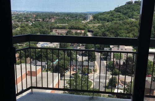 Hamilton Condo | Hamilton condo, close to Toronto and Niagara Falls