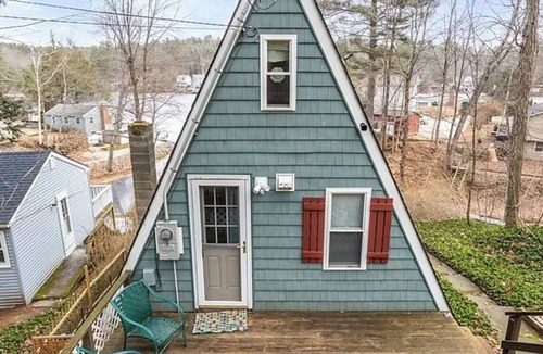 Holland Cottage | Hamilton Cottage: Cozy Lakefront A-Frame