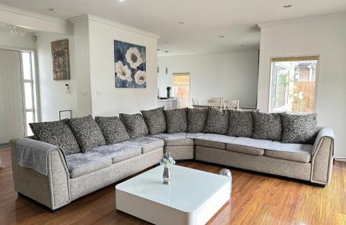 Hamilton House | Hamilton Cozy Corner Retreat