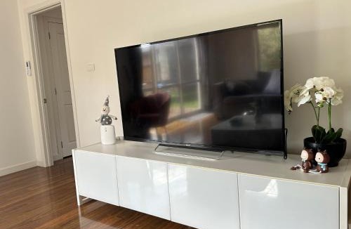 Hamilton House | Hamilton Cozy Corner Retreat