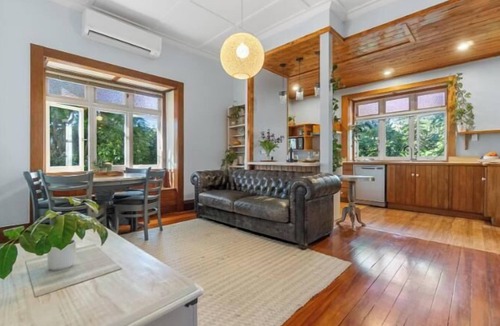 Hamilton East House | Hamilton Hideaway - Close to Town