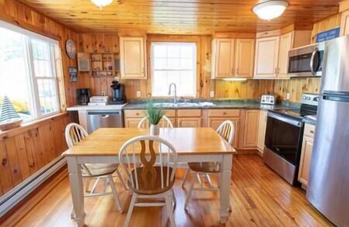 Hamilton House | Hamilton Home #4, Lake Moraine Home #4 Near Colgate University